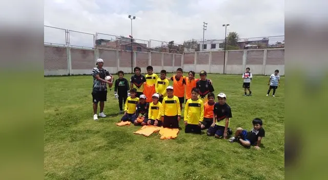 El Pato Salas se dedica ahora a la enseñanza de niños.