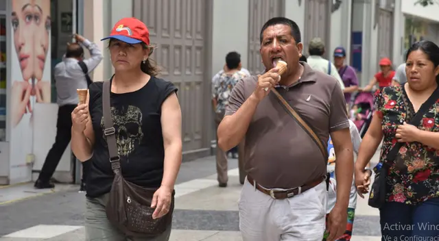 Ciudadanos aún andan con polos en la capital frente a la falta de frío en algunas zonas de Lima.