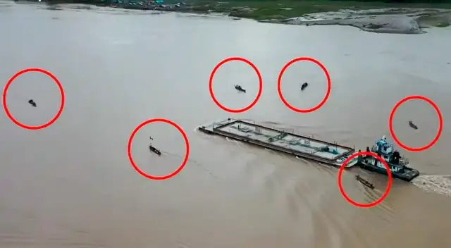 Dos embarcaciones llenas de petróleo esán retenidas en Loreto. Dos embarcaciones llenas de petróleo esán retenidas en Loreto.