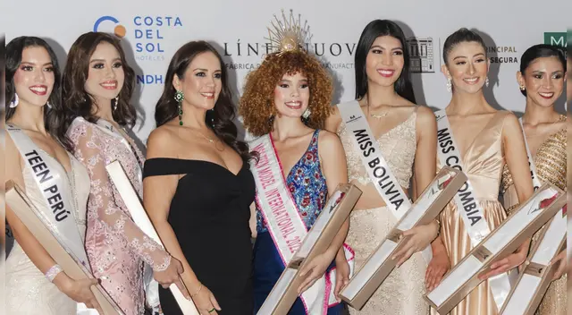 Marina Mora junto a las candidatas.