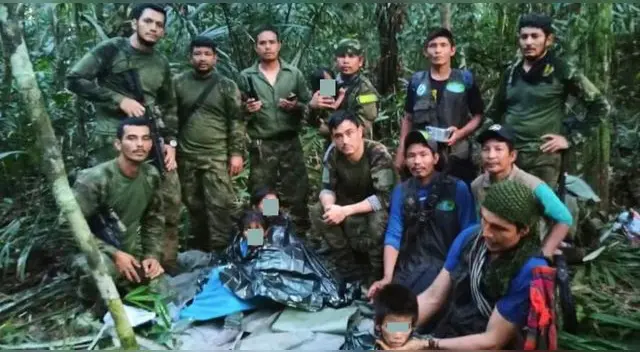 El ejército de Colombia encontró a los niños en la selva del país con vida tras 40 días de estar desaparecidos. El ejército de Colombia encontró a los niños en la selva del país con vida tras 40 días de estar desaparecidos.