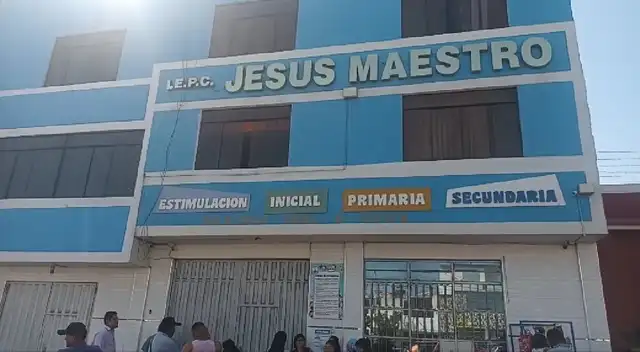 Colegio donde denuncian maltrato de profesora.
