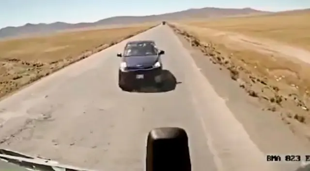 Pese a que el vehículo pesado intentó frenar, ya era demasiado tarde. Pese a que el vehículo pesado intentó frenar, ya era demasiado tarde.