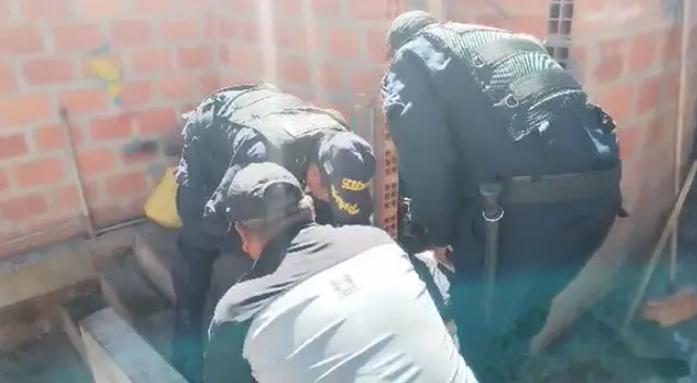 Serenos y efectivos policiales llegaron hasta el lugar del accidente. Serenos y efectivos policiales llegaron hasta el lugar del accidente.