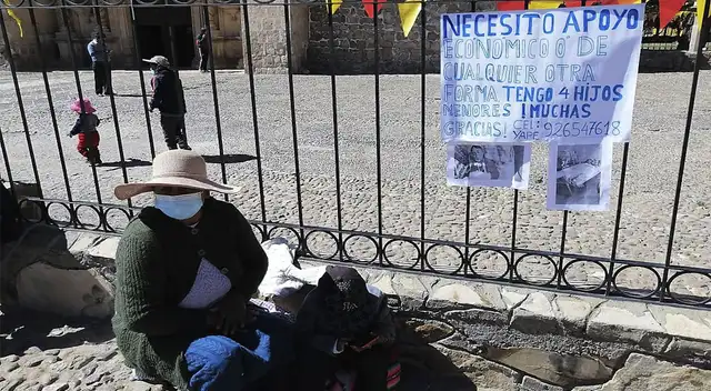 Su esposa e hijos se encuentran sin almorzar pues no cuentan con los recursos. Su esposa e hijos se encuentran sin almorzar pues no cuentan con los recursos.