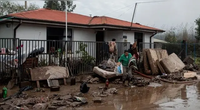 Inundaciones tras fuertes lluvias en Chile deja miles de afectados en distintas zonas del país. Inundaciones tras fuertes lluvias en Chile deja miles de afectados en distintas zonas del país.