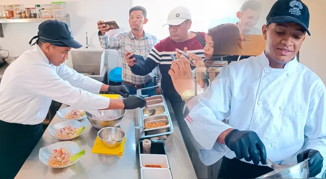 Joven venezolano es sensación en Ica por preparación de ceviche Joven venezolano es sensación en Ica por preparación de ceviche