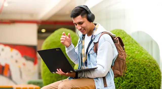 Conoce las carreras que puedes estudiar para trabajar en el extranjero.