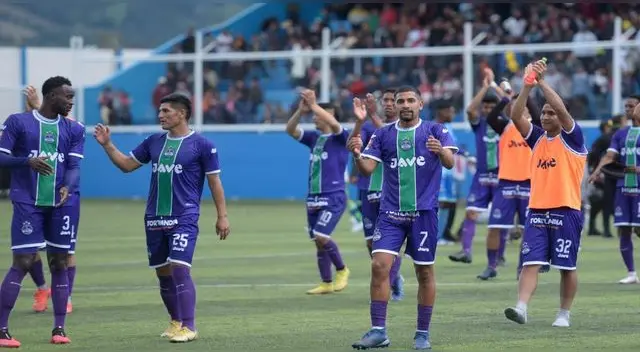 La alegría de los jugadores del Comerciantes Unidos por su victoria 1-0 ante San Martín.