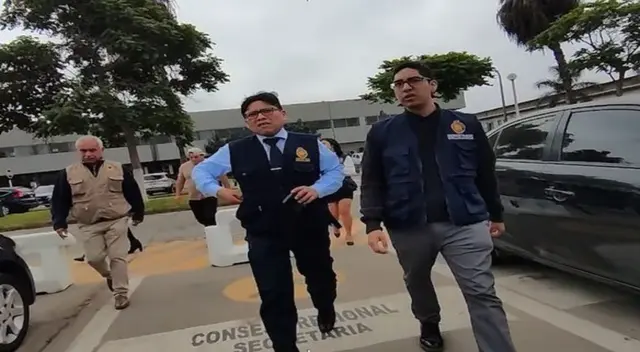 La Fiscalía acudió al GORE Callao para recabar documentos sobre Elvira Madalengoitia Cajal La Fiscalía acudió al GORE Callao para recabar documentos sobre Elvira Madalengoitia Cajal