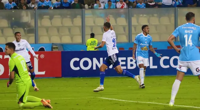 Emelec derrotó a Sporting Cristal 1-0.