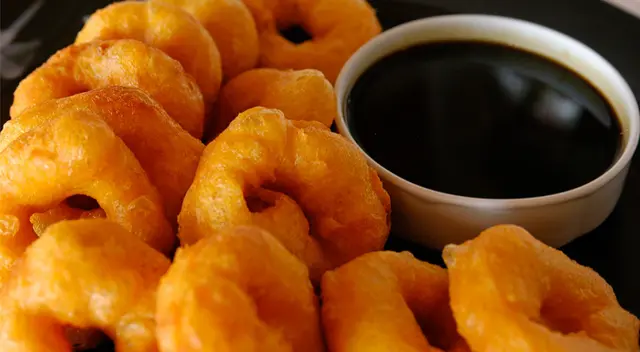 Los picarones son un típico postre peruano y que se venden en varias partes de Lima.