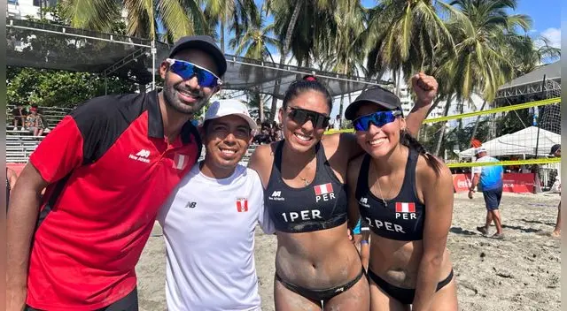 Celebra la dupla peruana.