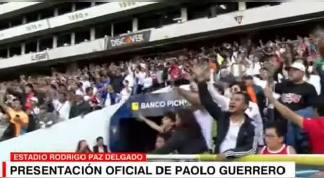 Paolo Guerrero llego a Quito para ser presentando en LDU