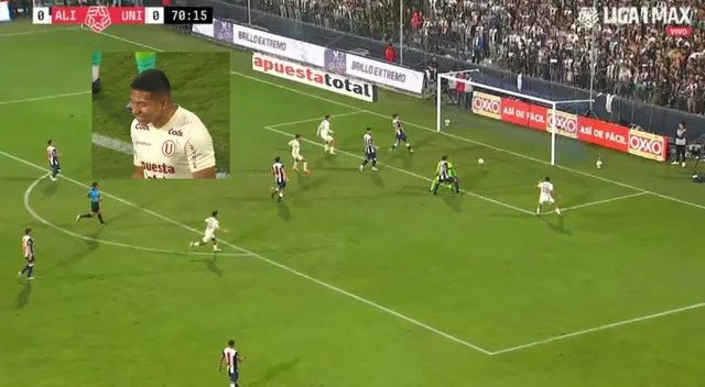 Edison Flores casi hace gritat a toda la hinchada crema. Edison Flores casi hace gritat a toda la hinchada crema.