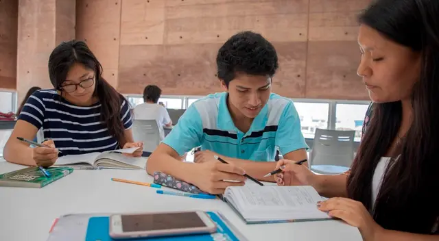 Se entregarán becas en beneficio de decenas de jóvenes en todo el Perú. Se entregarán becas en beneficio de decenas de jóvenes en todo el Perú.