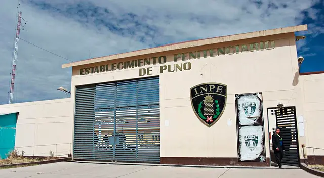 El parricidio ocurrió dentro del penal de Yanamayo, en Puno, en pleno horario de visitas. El parricidio ocurrió dentro del penal de Yanamayo, en Puno, en pleno horario de visitas.