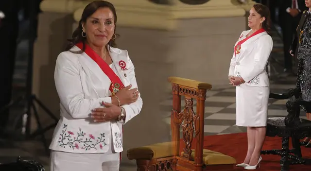 Dina Boluarte y la vestimenta que lució este 28 de julio.