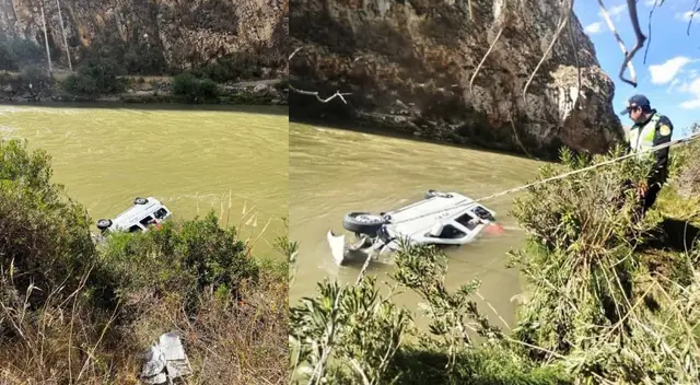 Minivan donde murieron pareja de esposo en Jauja. Minivan donde murieron pareja de esposo en Jauja.