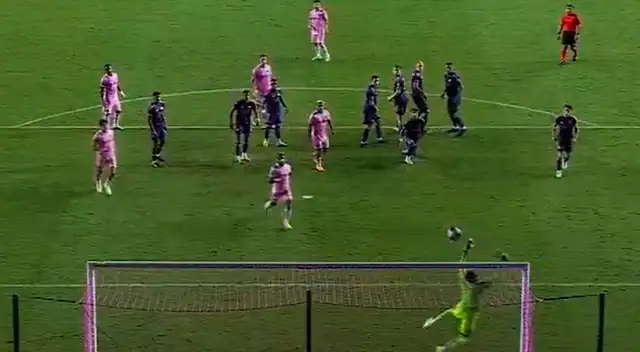 Pedro Gallese le negó el segundo gol a Lionel Messi. Pedro Gallese le negó el segundo gol a Lionel Messi.