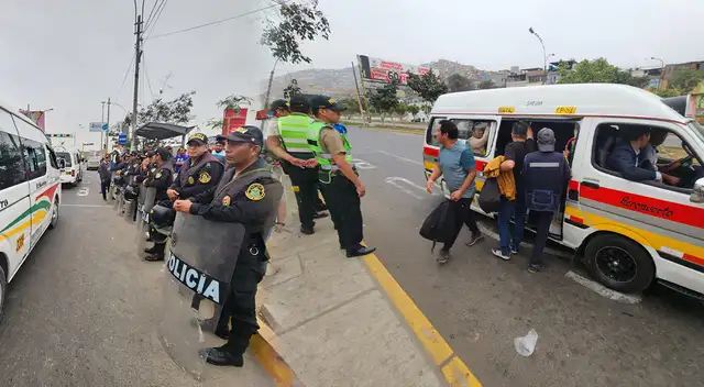 Combis y buses de transporte público cambiaron de ruta por la ATU.
