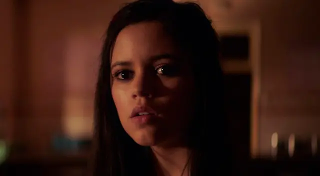 Jenna Ortega protagoniza "Hospital Sangriento", la película de terror que llega a los cines este 17 de agosto.