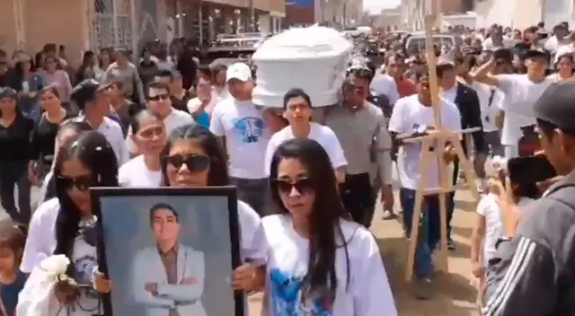 Kevin Pedraza es trasladado al cementerio entre lágrim Kevin Pedraza es trasladado al cementerio entre lágrim