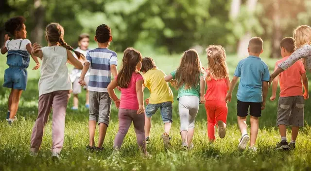 El día del niño se celebra cada tercer domingo del mes de agosto. El día del niño se celebra cada tercer domingo del mes de agosto.