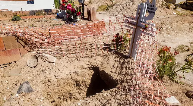 Profanan tumba de bebé en el Día del niño Profanan tumba de bebé en el Día del niño