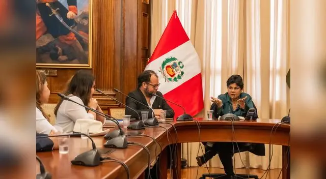 Congresista Norma Yarrow.