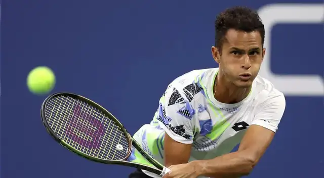 Juan Pablo Varillas se despide del certamen pero marca hsitoria en el deporte peruano. Juan Pablo Varillas se despide del certamen pero marca hsitoria en el deporte peruano.