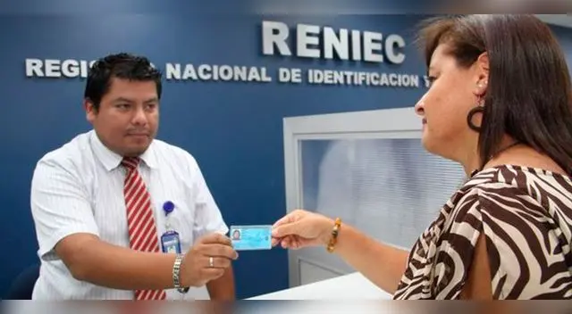 Si en tus planes está cambiar tu firma puedes acercarte de manera presencial a la Reniec.