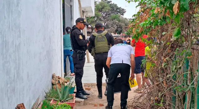 Peritos de criminalística evalúan hipótesis del crimen de la empresaria.