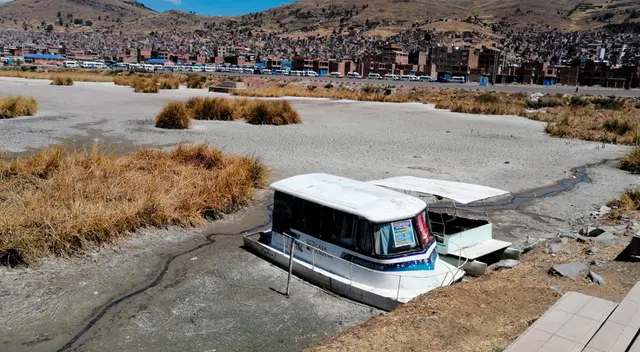 Lago Titicaca ha disminuido su nivel y negocios se han visto afectados. Lago Titicaca ha disminuido su nivel y negocios se han visto afectados.