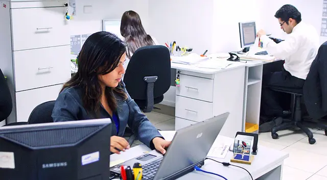 Realizan feria de trabajo 2023 para el público en general.