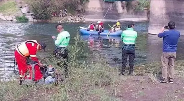 Madre e hija habían acudido temprano al río para cumplir su faena diaria.