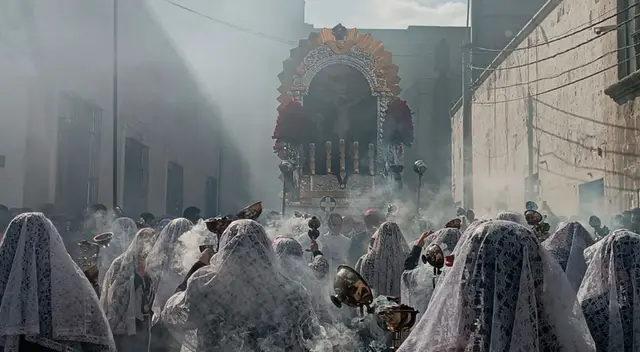 Procesión es la primera de cinco más que se vienen en el mes de octubre.