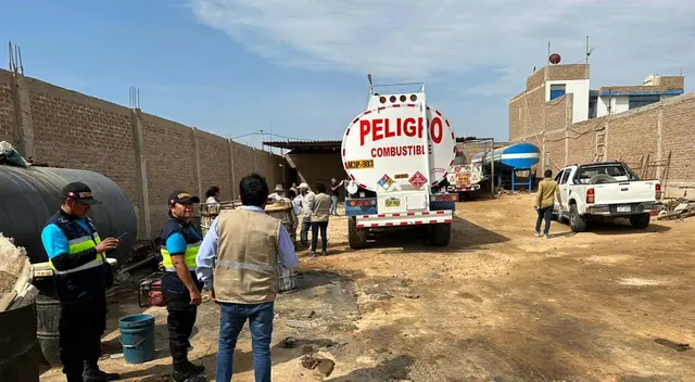 El combustible fue incautado en un almacén clandestino por la PNP.