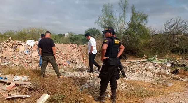 Presunto feminicidio en Piura. La víctima habría sido golpeada antes de ser asesinada y abandonada en descampado. Presunto feminicidio en Piura. La víctima habría sido golpeada antes de ser asesinada y abandonada en descampado.