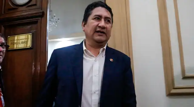 Vladimir Cerrón se encuentra prófugo tras ser sentenciado por el Poder Judicial a 3 años y 6 meses de cárcel efectiva.
