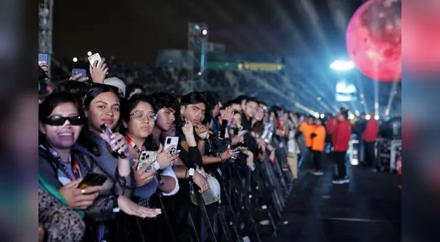 Desde horas de la madrugada, miles de fanáticos acudieron al Estadio San Marcos para tener lugares exclusivos para gozar de los éxitos de The Weeknd.