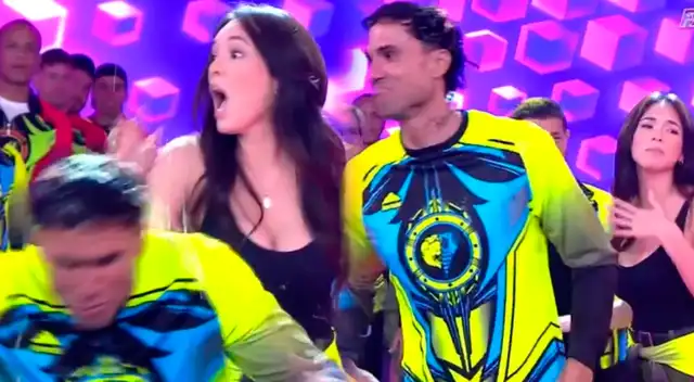 Jazmín Pinedo tira huevazo a Gino Assereto.