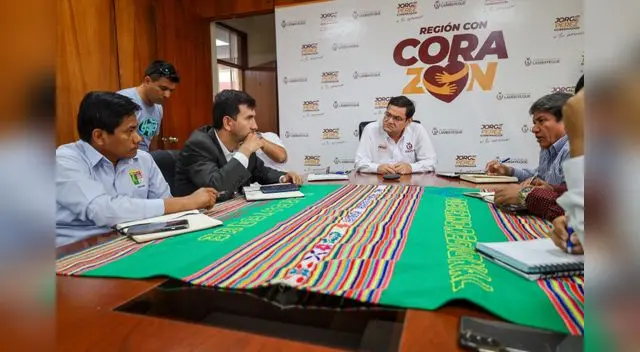 Reunión de autoridades. Reunión de autoridades.