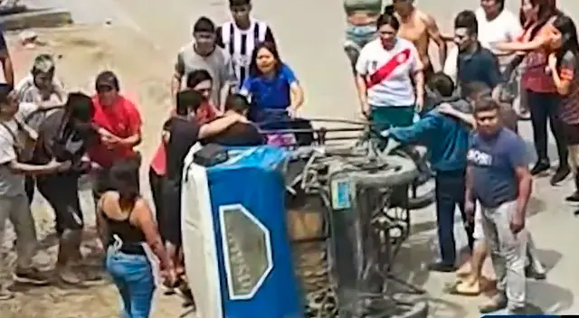 Comas. Los vecinos no dudaron en actuar contra los delincuentes que minutos antes asaltaron a mujer. Comas. Los vecinos no dudaron en actuar contra los delincuentes que minutos antes asaltaron a mujer.