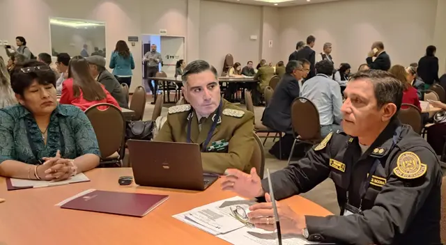 Los peruanos junto a sus pares chilenos confían en solucionar crisis migratoria.