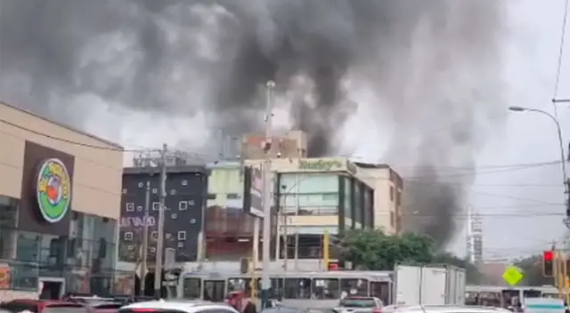 Incendio de código 2 se registra en el jirón Tomás Guido, en Lince.