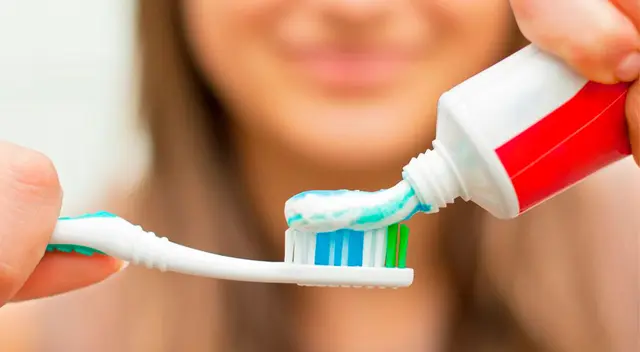 Debemos mantener unos dientes limpios y sanos.