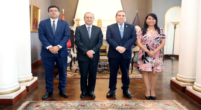 El presidente del Poder Judicial, Javier Arévalo, recibió la visita de la alcaldesa del distrito limeño de Pueblo Libre, Mónica Tello López en Palacio de Justicia