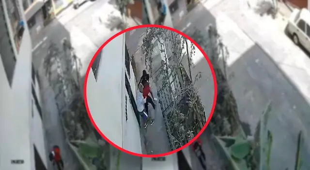 La Victoria: escolares son intervenidos por delincuentes para intentar robarles su celular. La Victoria: escolares son intervenidos por delincuentes para intentar robarles su celular.