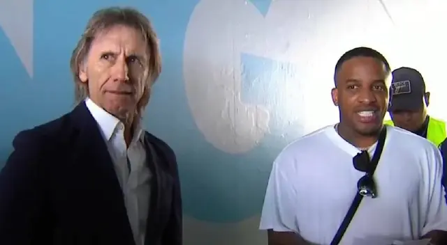 Ricardo Gareca y Jefferson Farfán, los más aplaudidos en la fiesta de Carlos Lobatón.